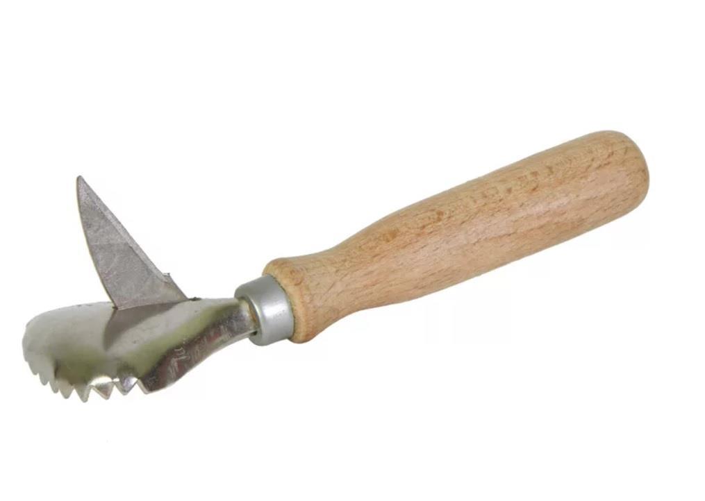 Рыбочистка с деревянной ручкой с ножом